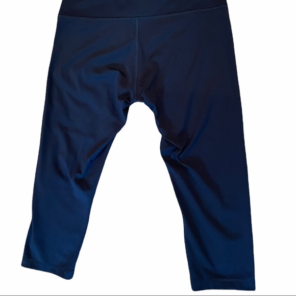 Lulu Wunder Under Crop HiRise Full-On Luxtreme 21’ - Picture 5 of 7